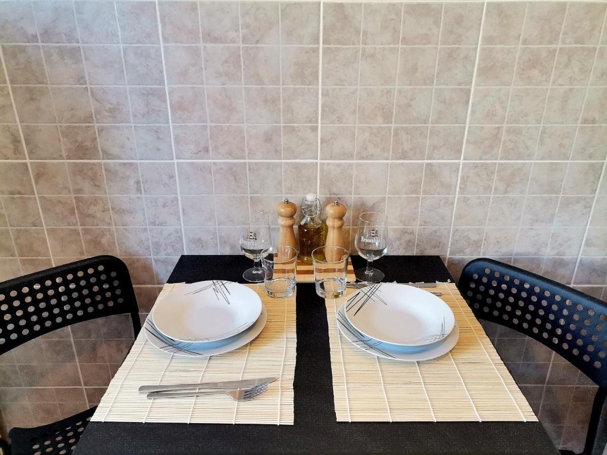 FăgăraşApartament Giuliaアパートメント エクステリア 写真