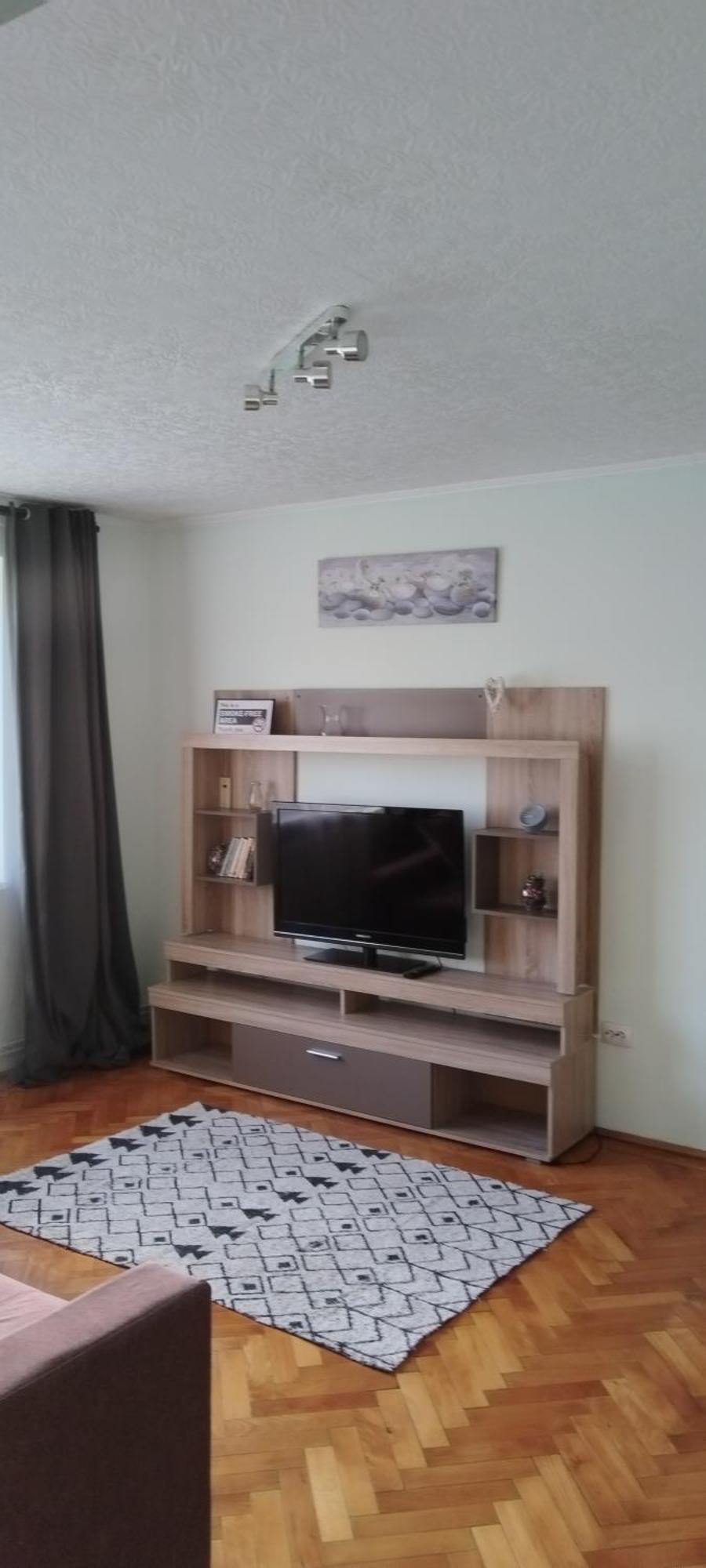 FăgăraşApartament Giuliaアパートメント エクステリア 写真